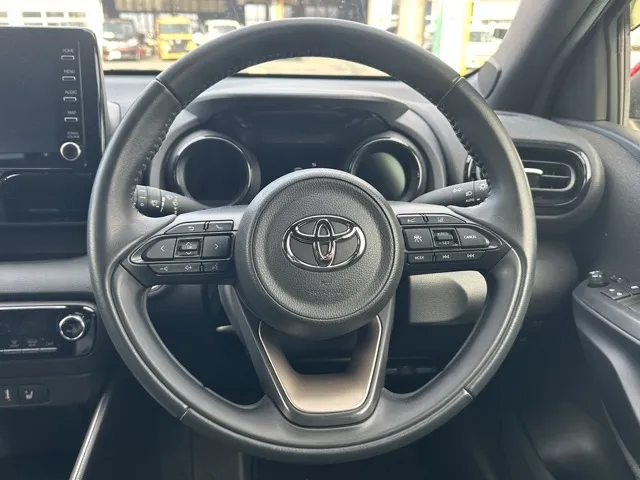 ヤリス(トヨタ)Z中古車 9