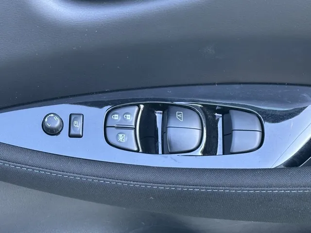 リーフ(ニッサン)Ｘ中古車 12