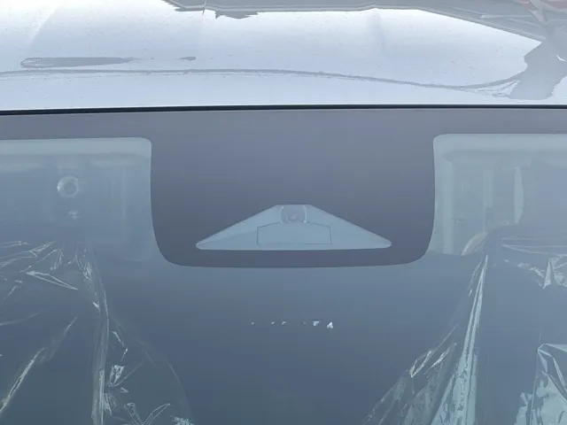 フリード(ホンダ)e：HEVクロスター 5人乗登録済未使用車 18