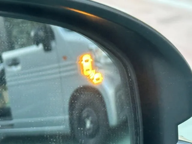 フリード(ホンダ)e：HEVクロスター 5人乗登録済未使用車 19