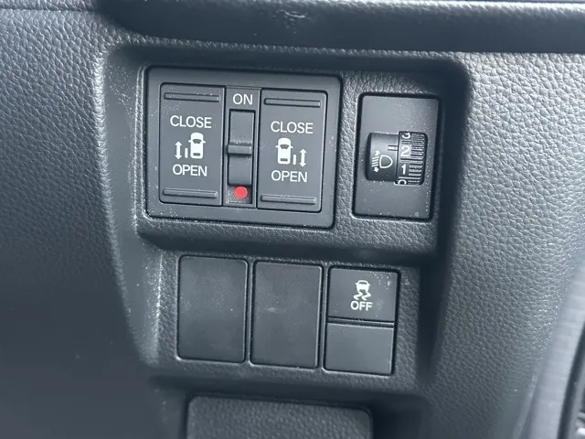 ステップワゴン(ホンダ)エアー 7人中古車 14