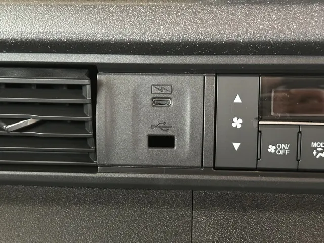 N-BOX(ホンダ)N-BOXカスタムターボ届出済未使用車 18