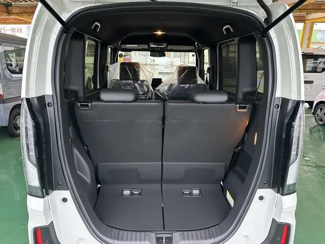 N-BOX(ホンダ)N-BOXカスタムターボ届出済未使用車 9