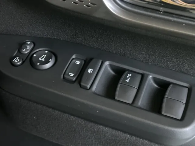 N-BOX(ホンダ)N-BOXカスタムターボ届出済未使用車 14