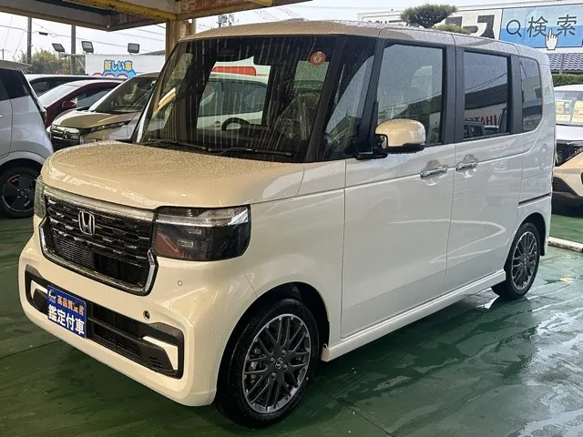 N-BOX(ホンダ)N-BOXカスタムターボ届出済未使用車 1