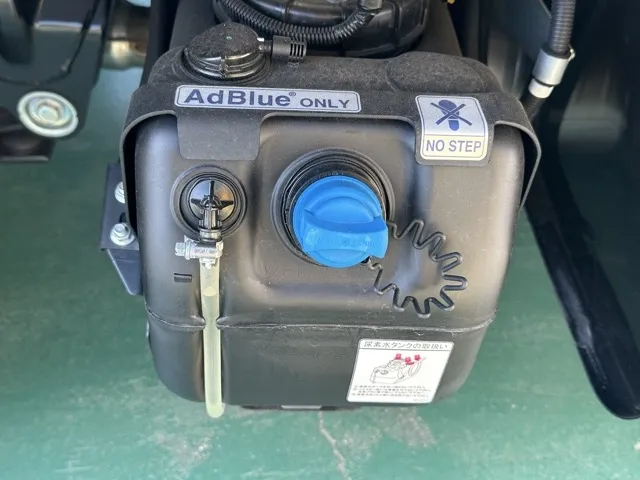 キャンター(三菱)全低床 平ボディ ２ｔ登録済未使用車 13