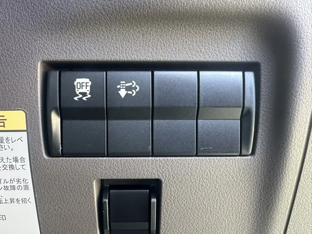 キャンター(三菱)全低床 平ボディ ２ｔ登録済未使用車 17