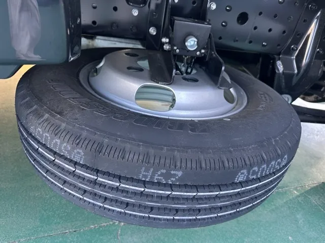 キャンター(三菱)全低床 平ボディ ２ｔ登録済未使用車 28