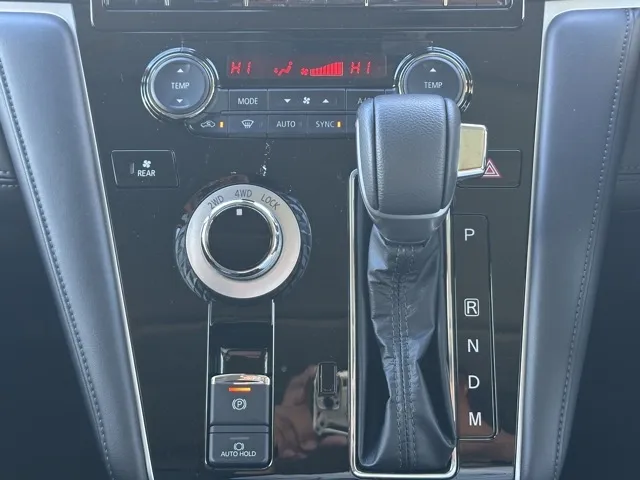 デリカD:5(三菱)Ｐ 8人 ナビ取付PKGⅡレンタＵＰ 15