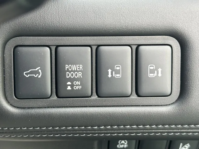 デリカD:5(三菱)Ｐ 8人 ナビ取付PKGⅡレンタＵＰ 12