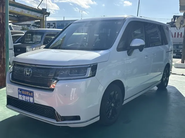 ステップワゴン(ホンダ)e・HEVスパーダ 7人登録済未使用車 1