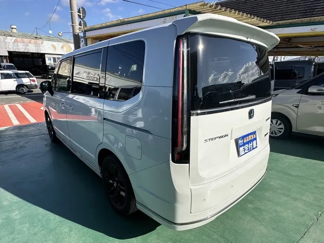 ステップワゴン(ホンダ)e・HEVスパーダ 7人登録済未使用車 2