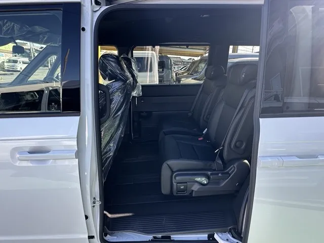 ステップワゴン(ホンダ)e・HEVスパーダ 7人登録済未使用車 4