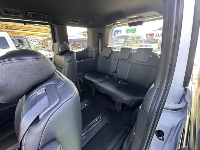 ステップワゴン(ホンダ)e・HEVスパーダ 7人登録済未使用車 5
