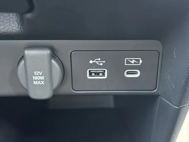 ステップワゴン(ホンダ)e・HEVスパーダ 7人登録済未使用車 27