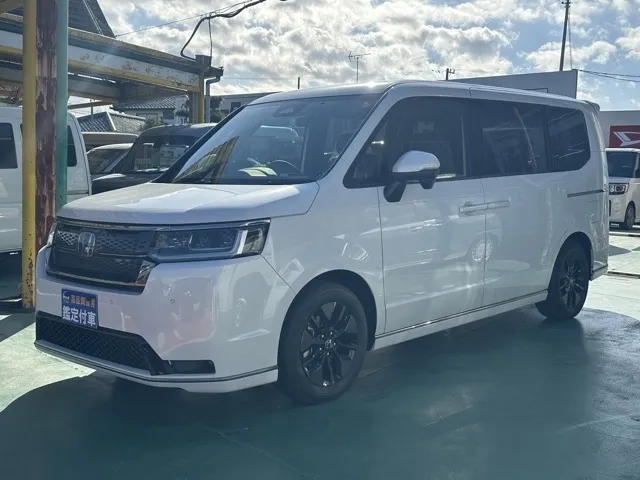 ステップワゴン(ホンダ)e・HEVスパーダ 7人登録済未使用車 1