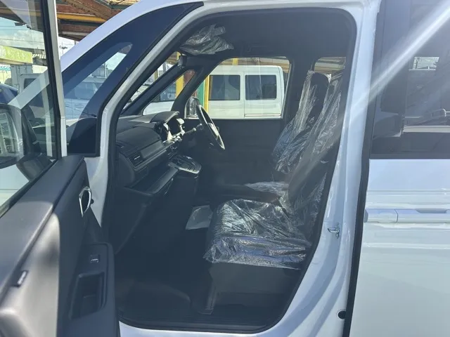 ステップワゴン(ホンダ)e・HEVスパーダ 7人登録済未使用車 3