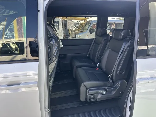 ステップワゴン(ホンダ)e・HEVスパーダ 7人登録済未使用車 4