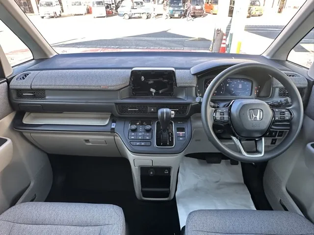 ステップワゴン(ホンダ)エアー 7人登録済未使用車 9