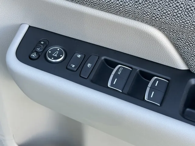 ステップワゴン(ホンダ)エアー 7人登録済未使用車 17