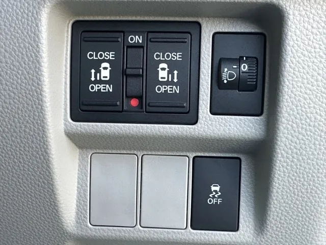 ステップワゴン(ホンダ)エアー 7人登録済未使用車 18