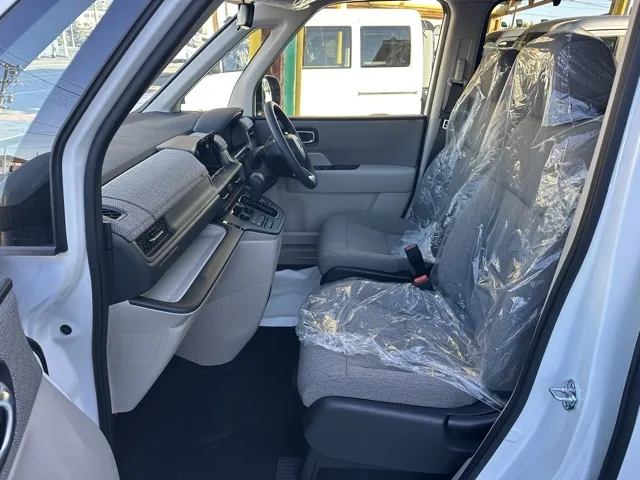 ステップワゴン(ホンダ)エアー 7人登録済未使用車 3