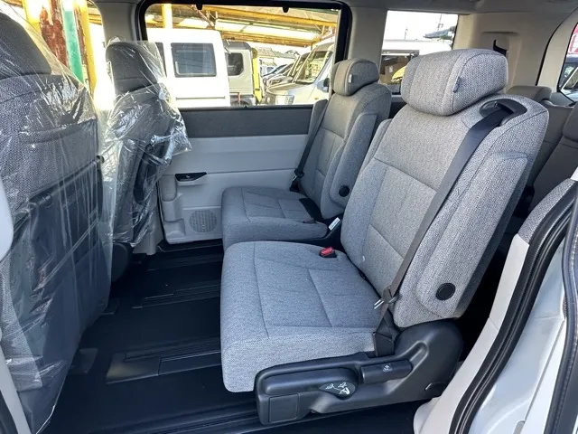 ステップワゴン(ホンダ)エアー 7人登録済未使用車 4