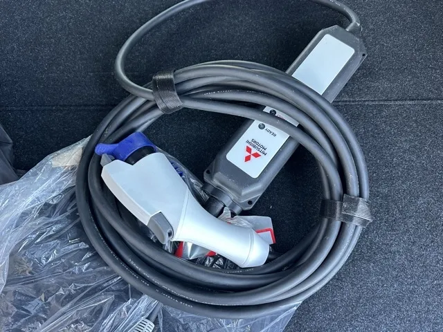 アウトランダー(三菱)P中古車 9