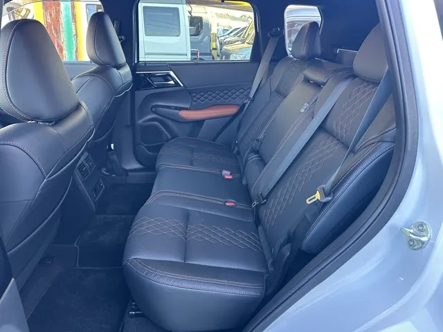 アウトランダー(三菱)P中古車 4