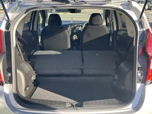 ノート(ニッサン)Ｘ中古車 9