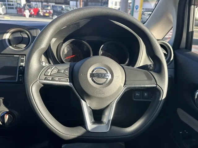 ノート(ニッサン)Ｘ中古車 6