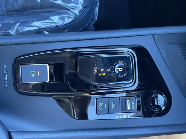 ノート(ニッサン)オーテック クロスオーバー中古車 18