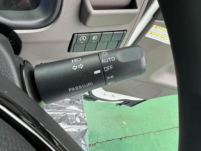 キャンター(三菱)全低床 平ボディ ２ｔレンタ登録済未使用車 22