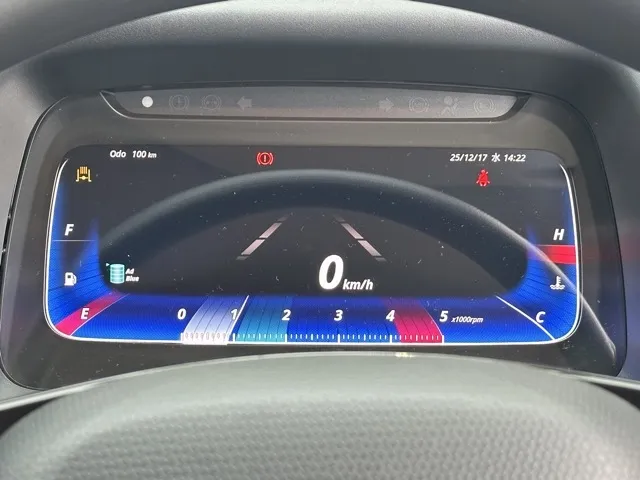 キャンター(三菱)全低床 平ボディ ２ｔレンタ登録済未使用車 23