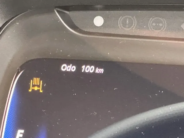 キャンター(三菱)全低床 平ボディ ２ｔレンタ登録済未使用車 24