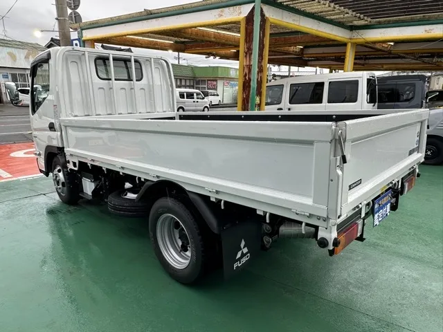 キャンター(三菱)全低床 平ボディ ２ｔレンタ登録済未使用車 2