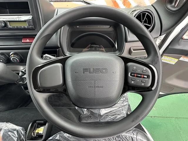 キャンター(三菱)全低床 平ボディ ２ｔレンタ登録済未使用車 5