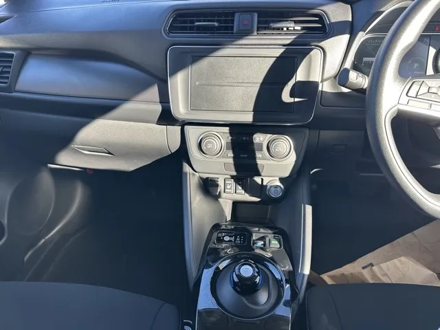 リーフ(ニッサン)S登録済未使用車 16