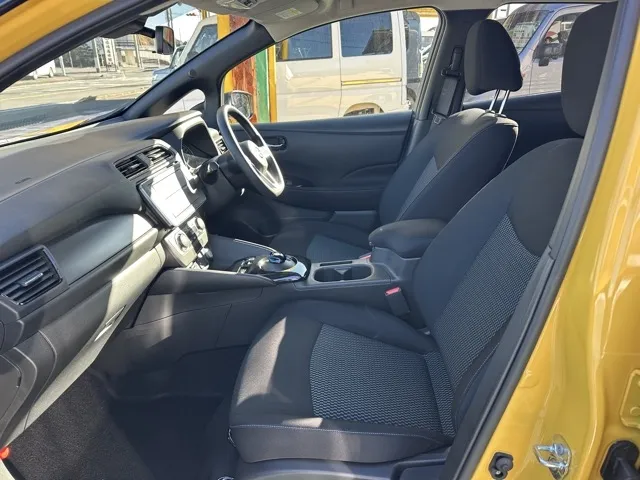 リーフ(ニッサン)S登録済未使用車 4