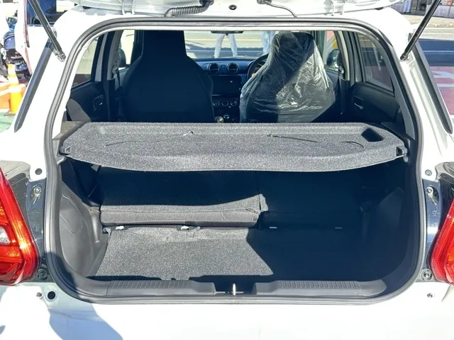 スイフト(スズキ)ベースグレード　セーフティパッケージ 全方位カメラ MT登録済未使用車 9