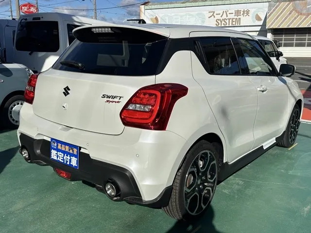 スイフト(スズキ)ベースグレード　セーフティパッケージ 全方位カメラ MT登録済未使用車 10