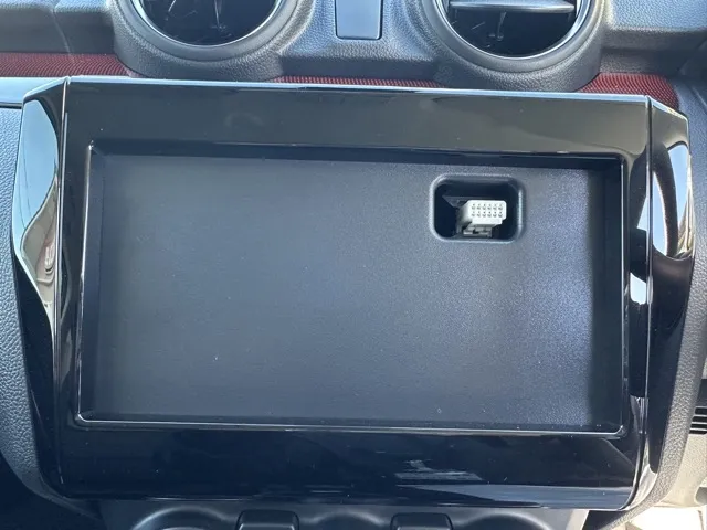 スイフト(スズキ)ベースグレード　セーフティパッケージ 全方位カメラ MT登録済未使用車 18