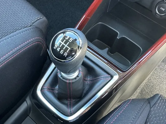 スイフト(スズキ)ベースグレード　セーフティパッケージ 全方位カメラ MT登録済未使用車 21