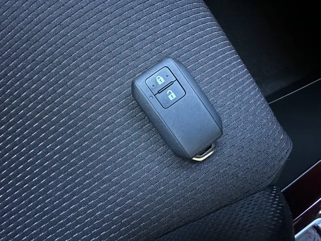 スイフト(スズキ)ベースグレード　セーフティパッケージ 全方位カメラ MT登録済未使用車 26