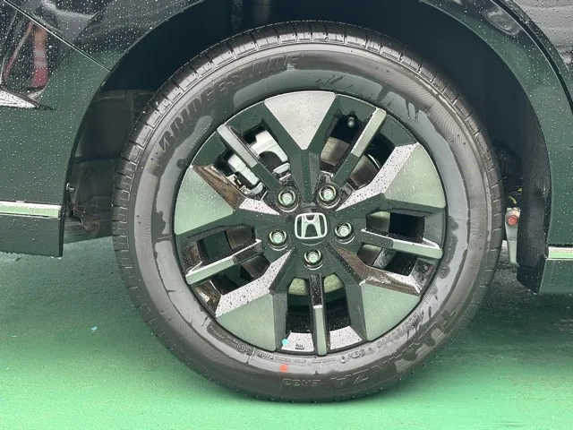 ステップワゴン(ホンダ)e・HEVスパーダ 7人登録済未使用車 16