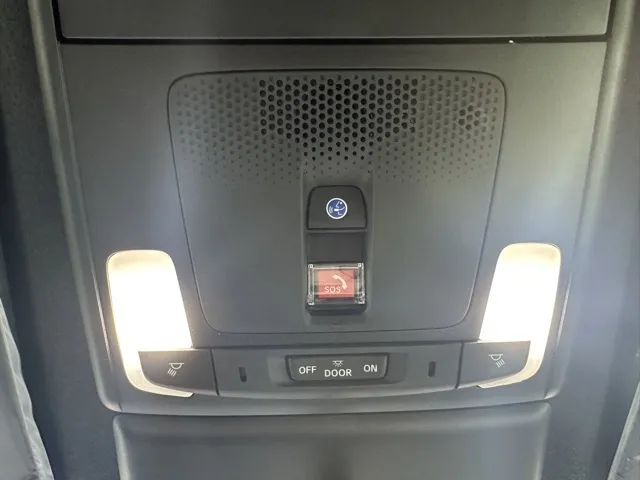 ステップワゴン(ホンダ)e・HEVスパーダ 7人登録済未使用車 28