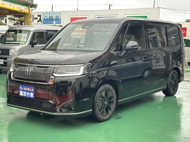 ステップワゴン(ホンダ)e・HEVスパーダ 7人登録済未使用車 1