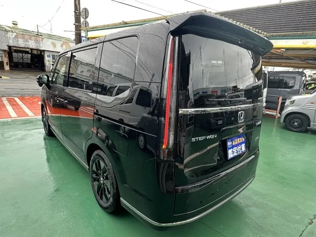 ステップワゴン(ホンダ)e・HEVスパーダ 7人登録済未使用車 2