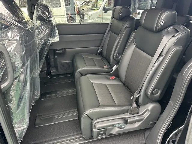 ステップワゴン(ホンダ)e・HEVスパーダ 7人登録済未使用車 4