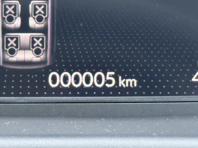 フリード(ホンダ)e：HEVクロスター ６人乗新車見本展示無 26